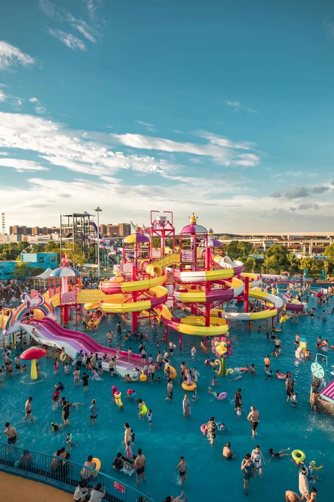 包含夏日水上漂移表演,梦幻水世界盛大开启的词条 包含夏日水上漂移表演,梦幻水世界盛大开启的词条