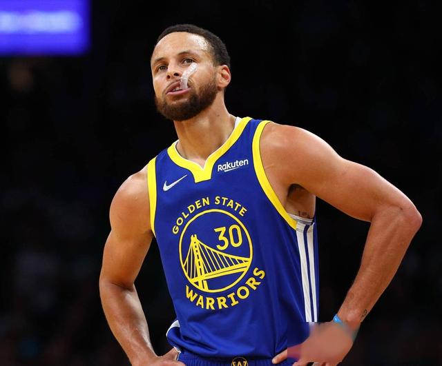 关于NBA历史:库里三分球命中率突破42%,极限投篮技术!的信息 关于NBA历史:库里三分球命中率突破42%,极限投篮技术!的信息