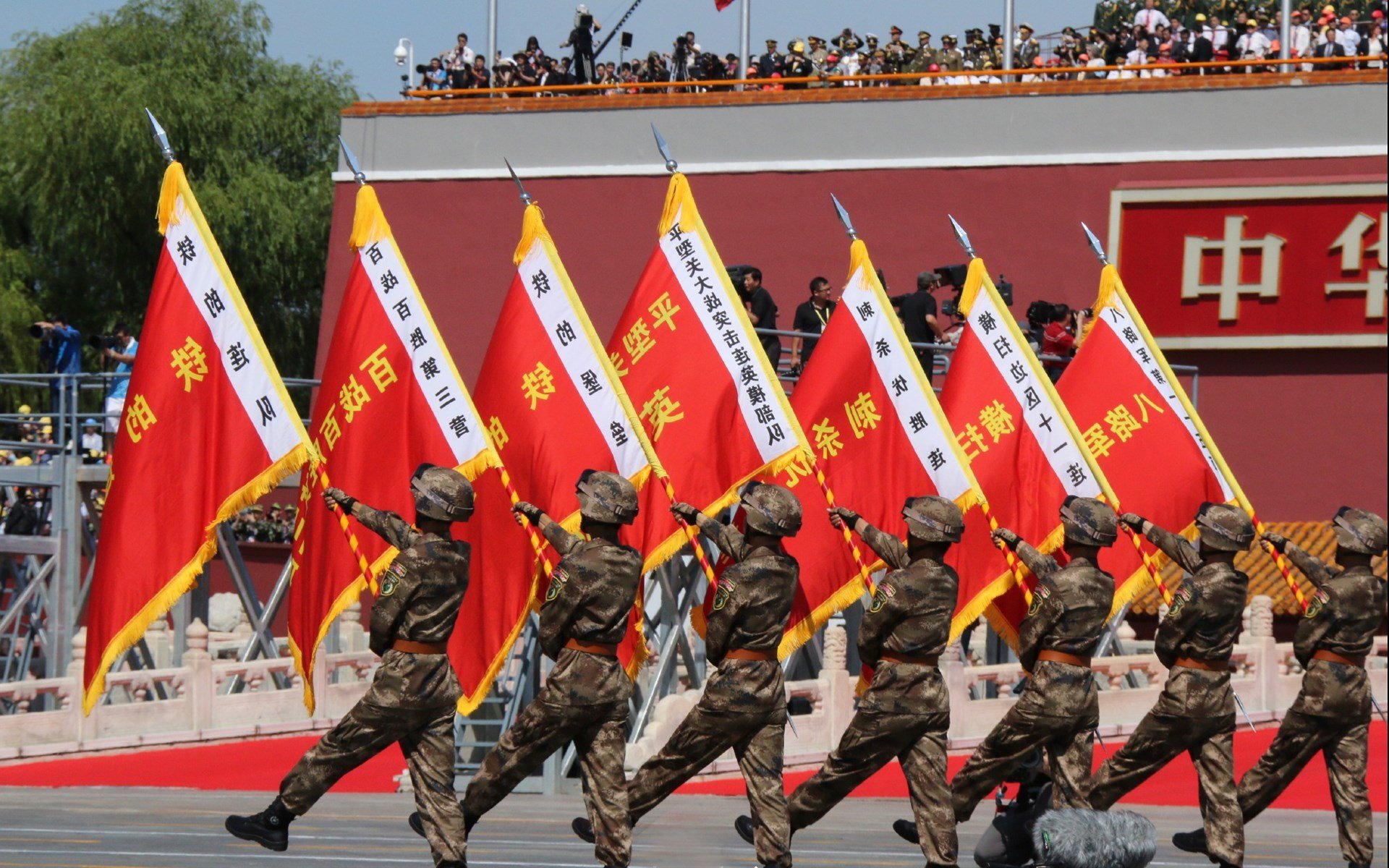 开云体育网页版入口-“彭尤蝶泳+自由泳：从新星到顶级选手的飞跃”