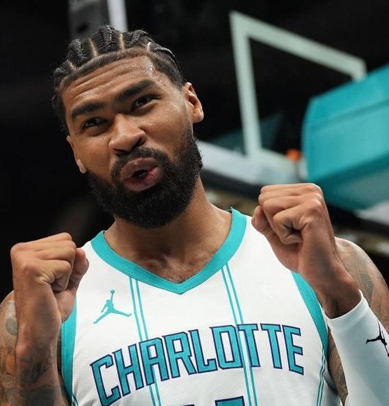 关于开云体育：湖人队新赛季：卡斯尔顿表示将提升内线技巧的信息